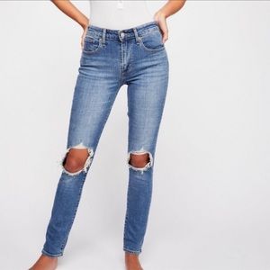 Levi’s 721 High Rise Skinny Distressed